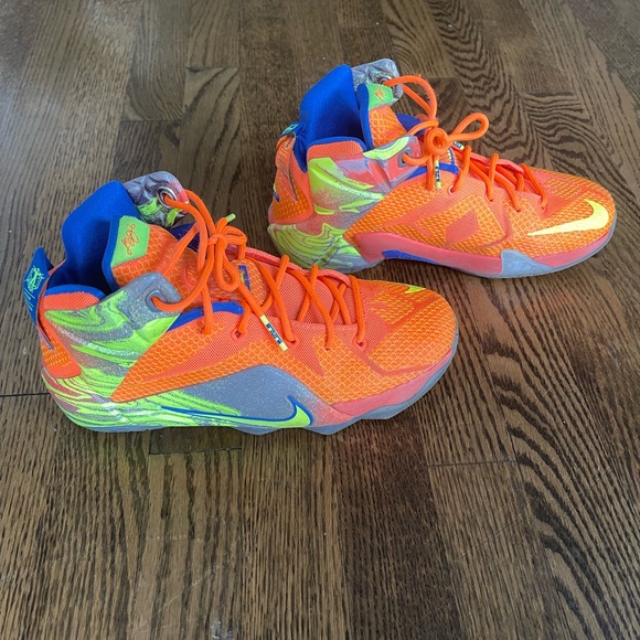 Nike LeBron 12 - Picture 3 of 7